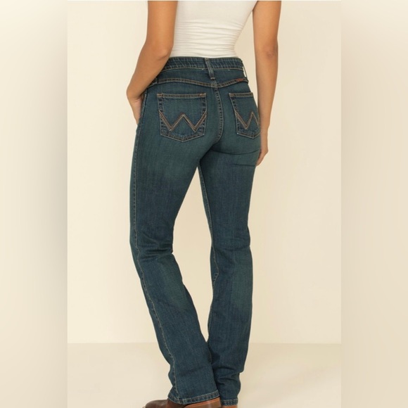 Wrangler Women's Ultimate Riding Jean Q-Baby Mid-Rise Bootcut in Maggie | Lammle's – Lammle's